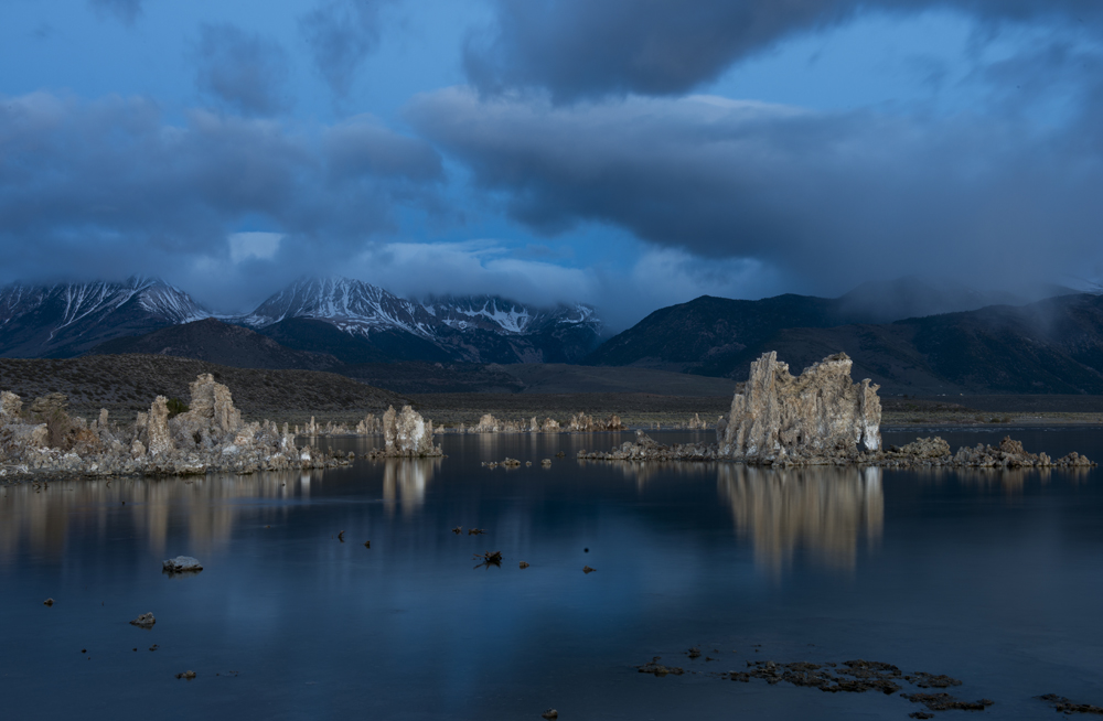 Blaue Stunde am Mono Lake