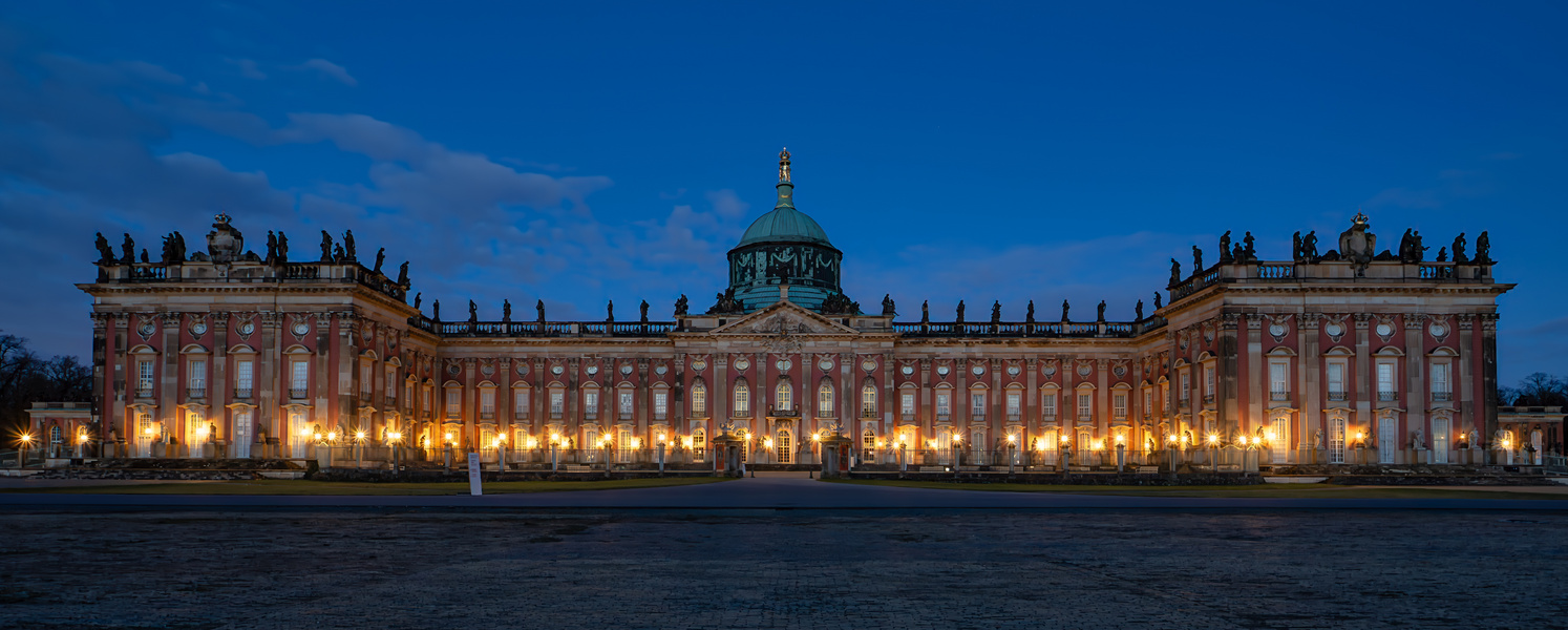 Blaue Stunde am neuen Palais