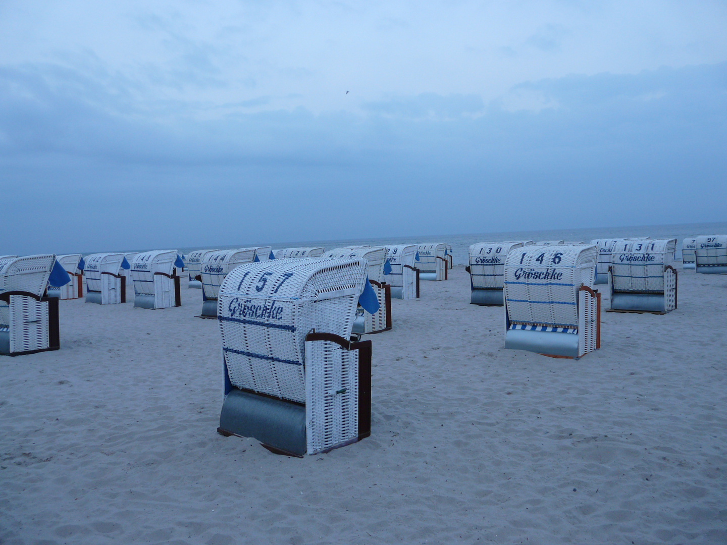 Blaue Stunde am Ostseestrand