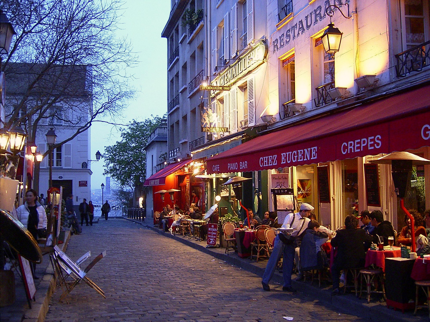 Blaue Stunde am Place du Tertre