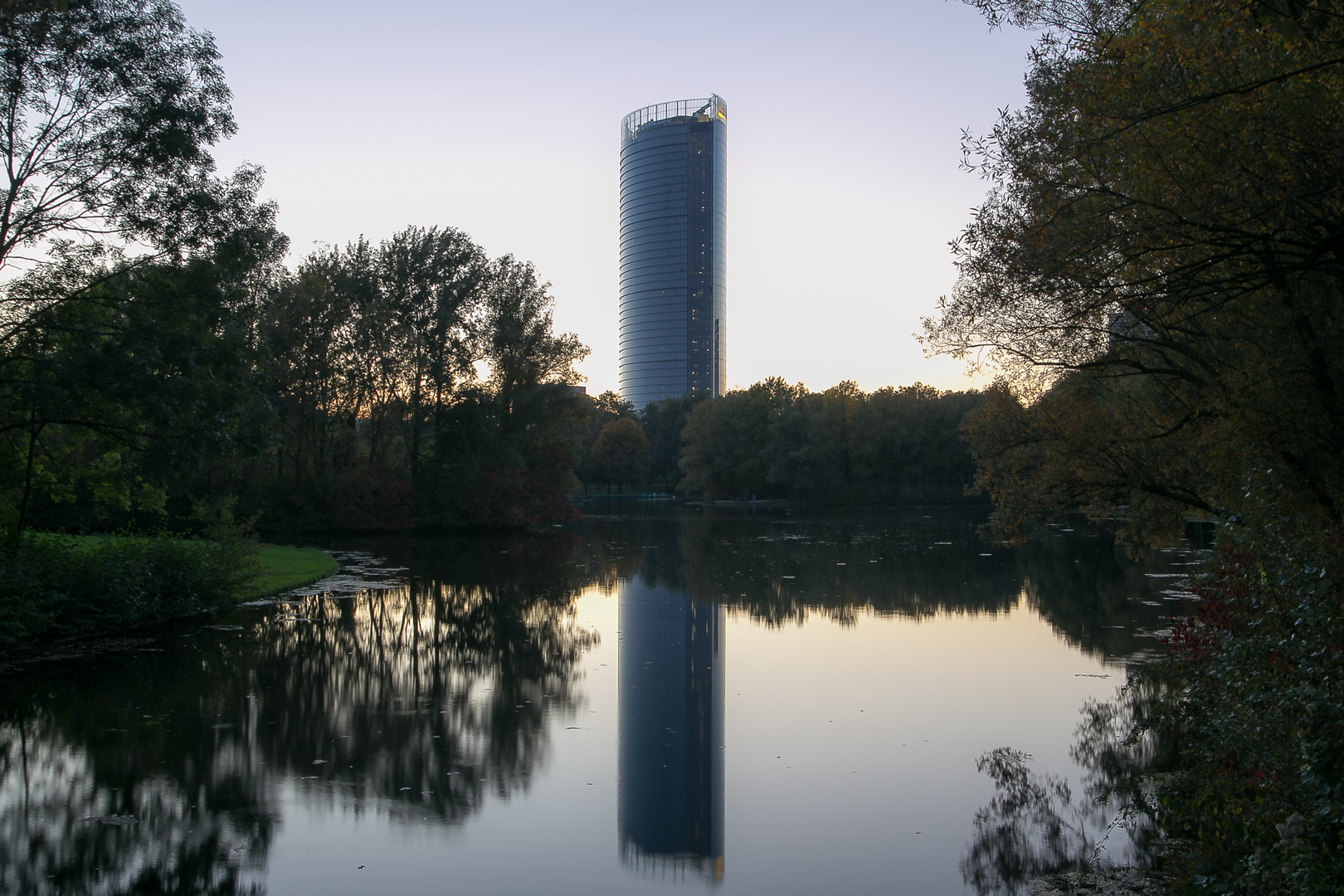 Blaue Stunde am Posttower II