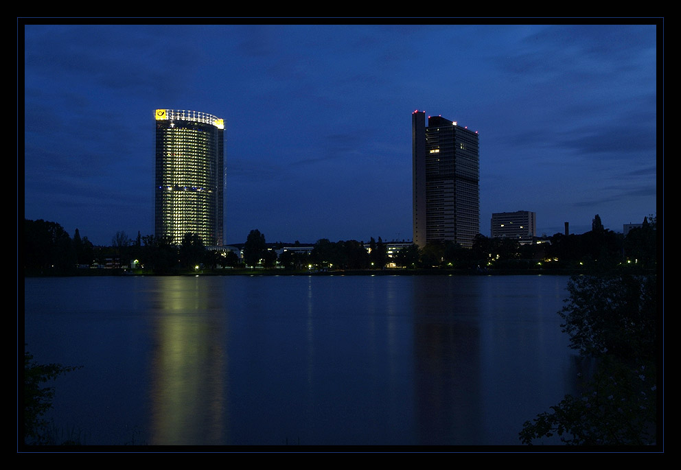 blaue Stunde am Rhein