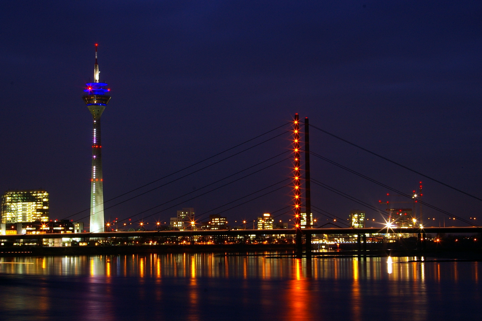 Blaue Stunde am Rhein