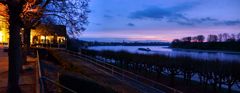 Blaue Stunde am Rhein