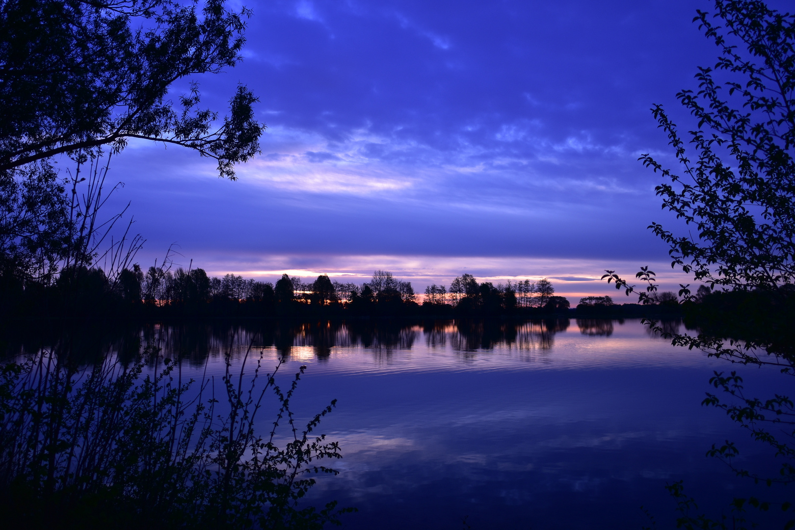 Blaue Stunde am Satzdorfer See bei Cham