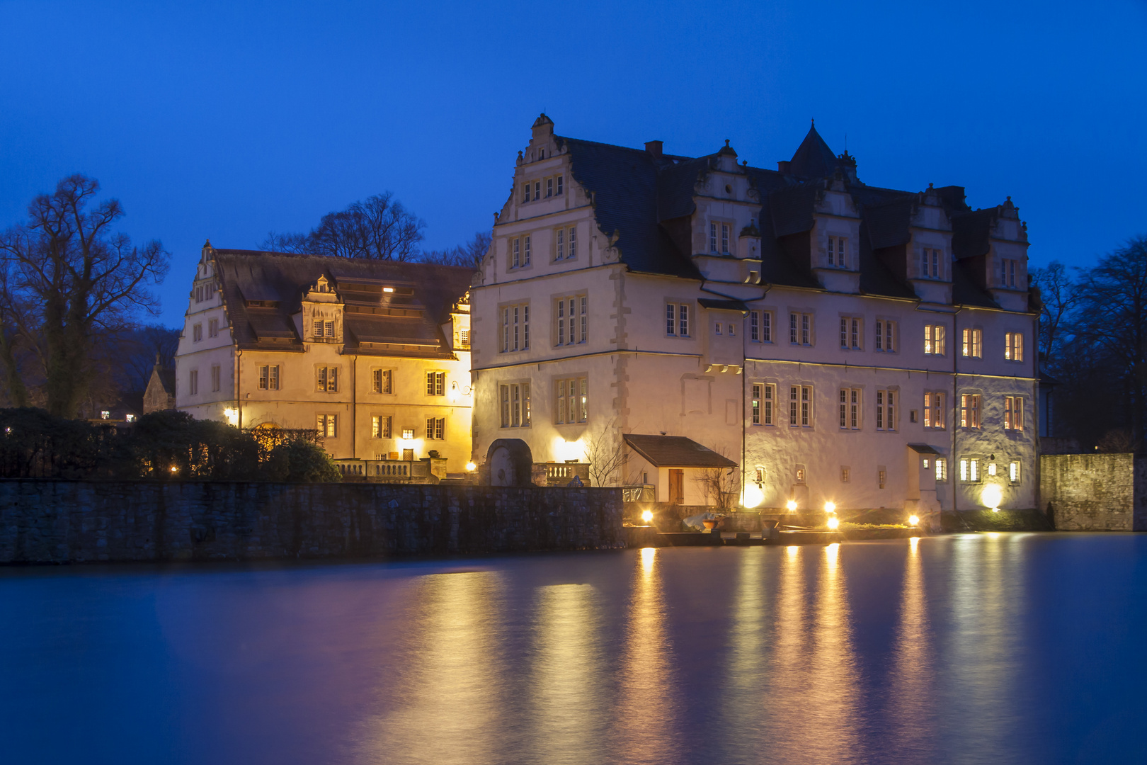 Blaue Stunde am Schloss Münchhausen