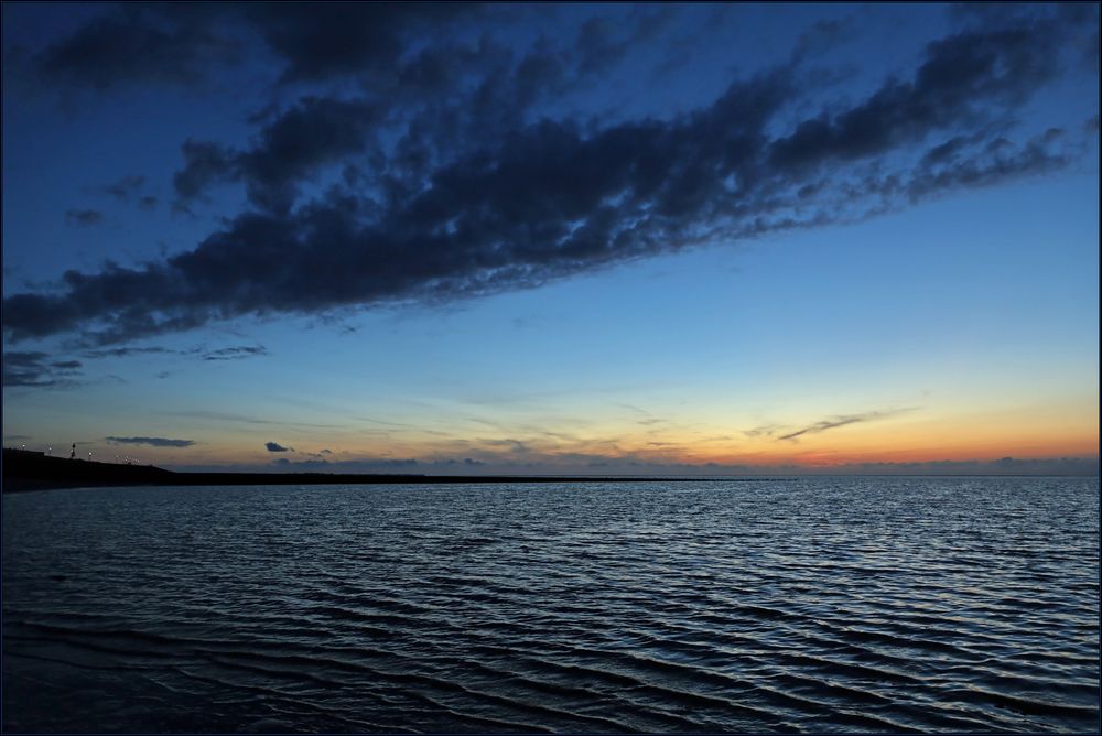 Blaue Stunde am Schwarzmeer (m. Fotoserie: Raum-Illusion)