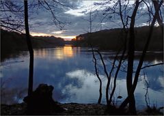 Blaue Stunde am See