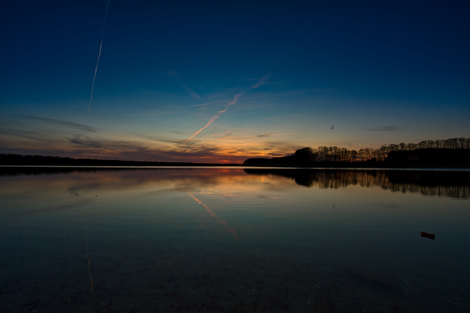 Blaue Stunde am See