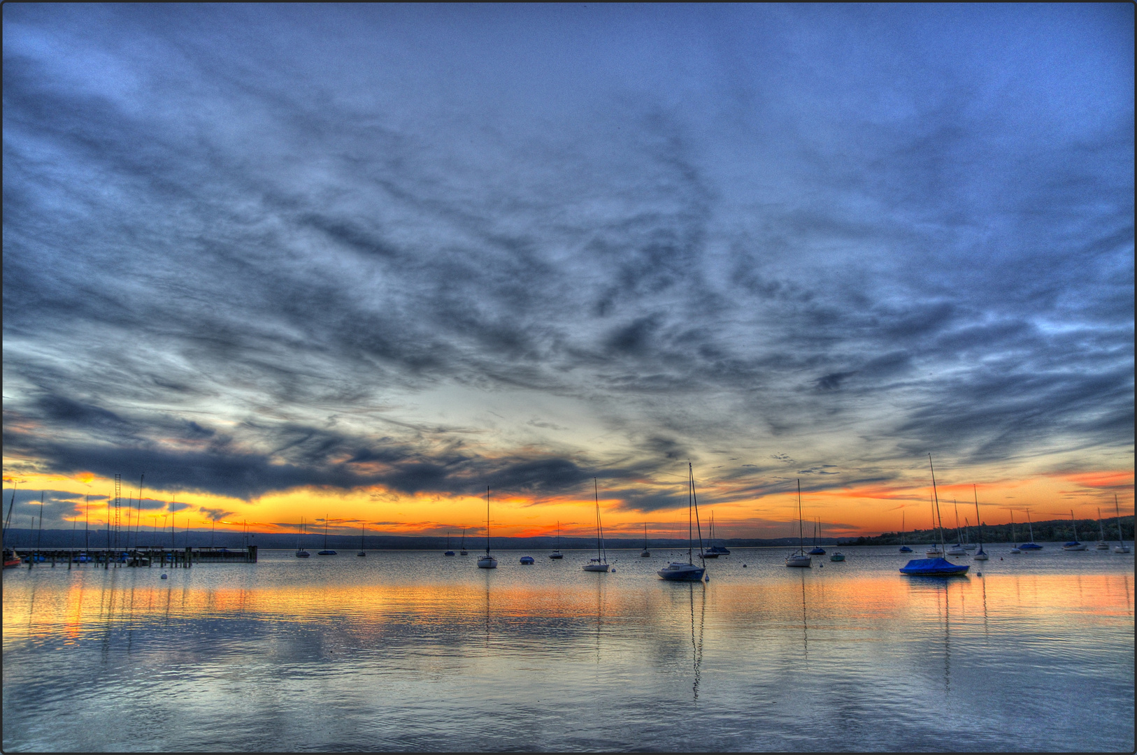 Blaue Stunde am See