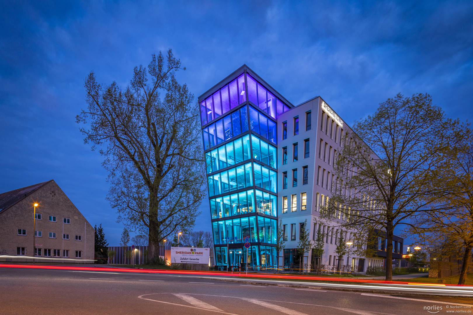 Blaue Stunde am Sheridan Tower