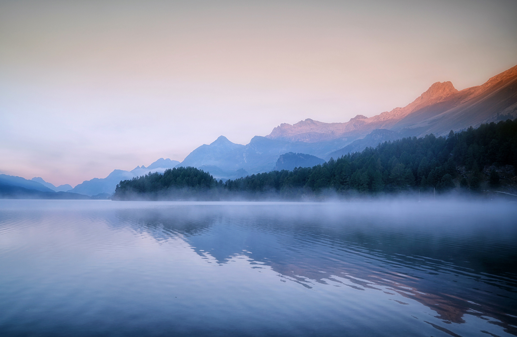 Blaue Stunde am Silsersee