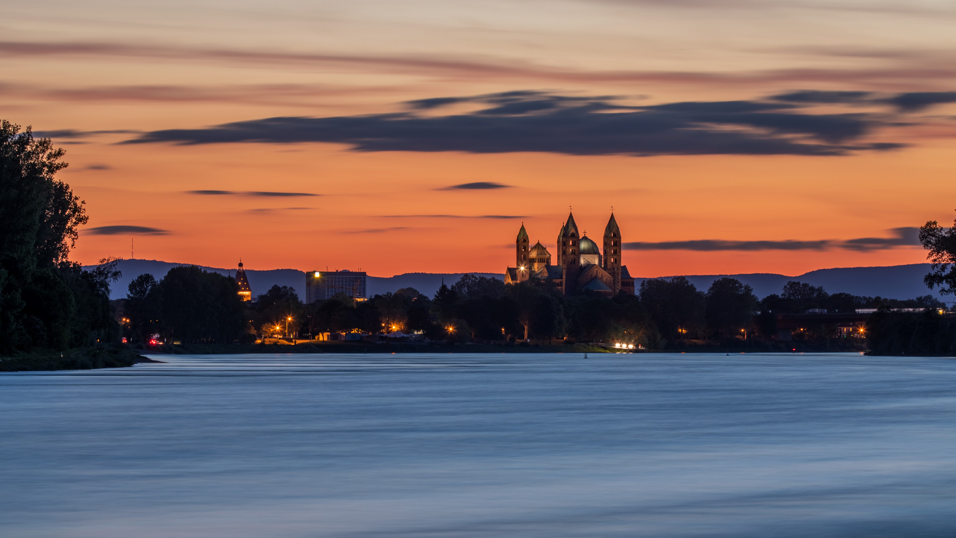 Blaue Stunde am Speyerer Dom...