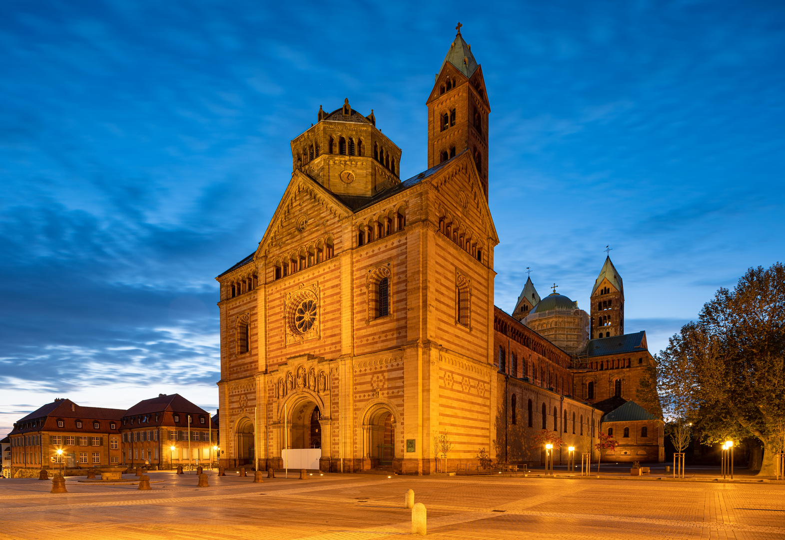 Blaue Stunde am Speyerer Dom