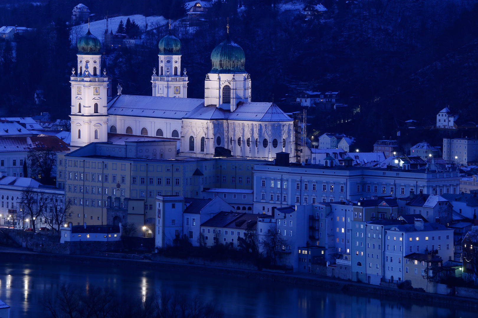 Blaue Stunde am Stephanskreuz