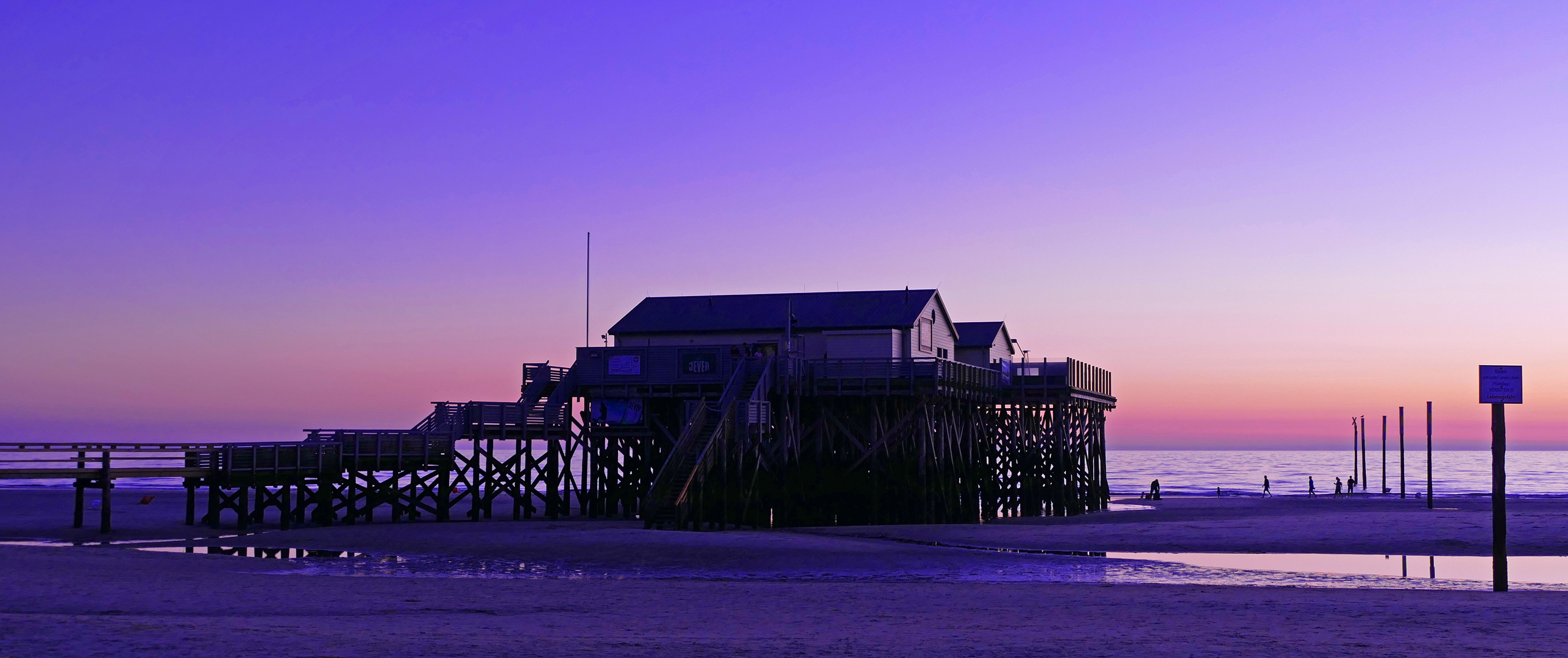 Blaue Stunde am Strand