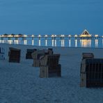 Blaue Stunde am Strand ..