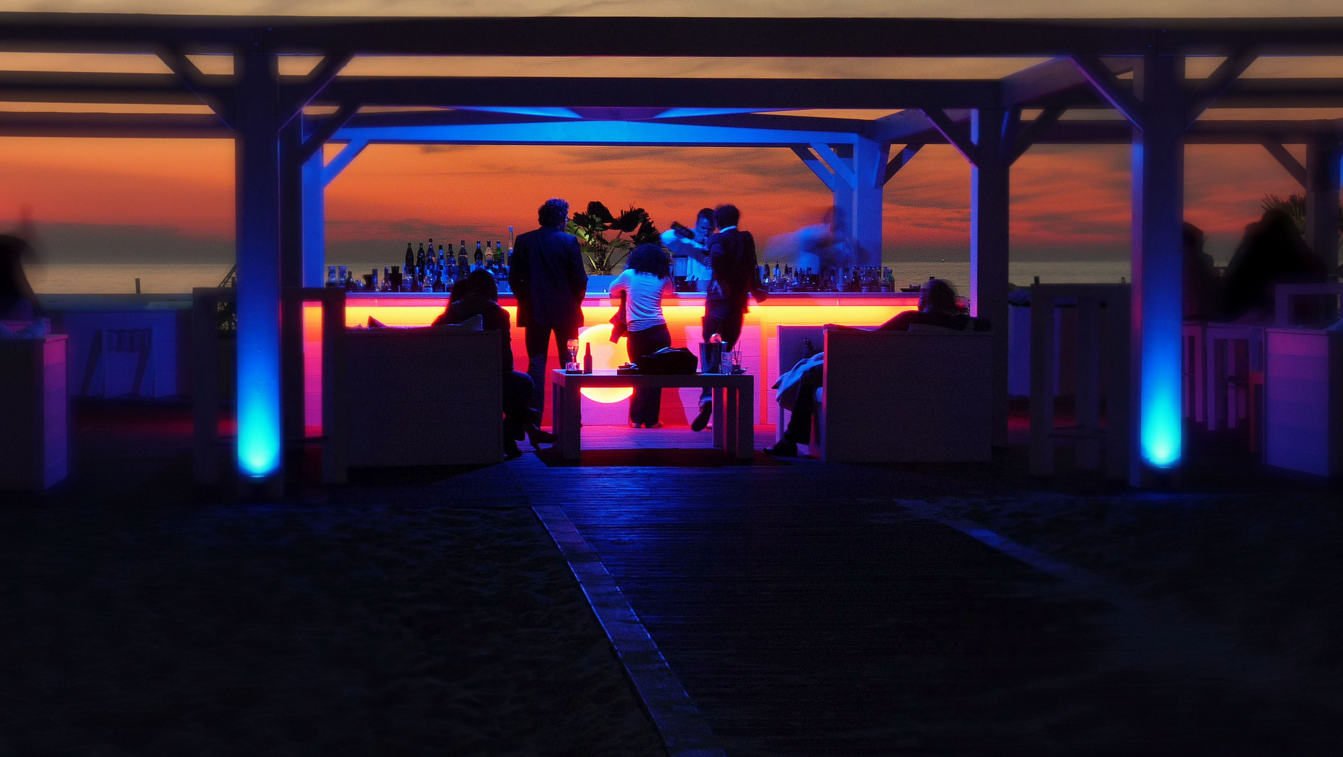 Blaue Stunde am Strand von Warnemünde