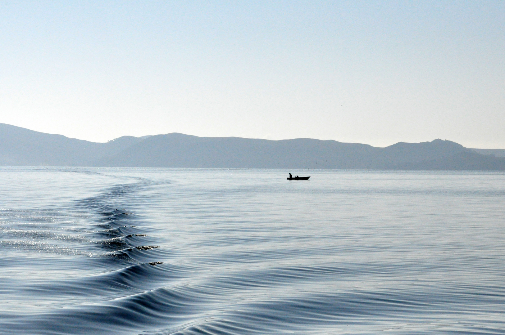 Blaue Stunde am Titicaca See