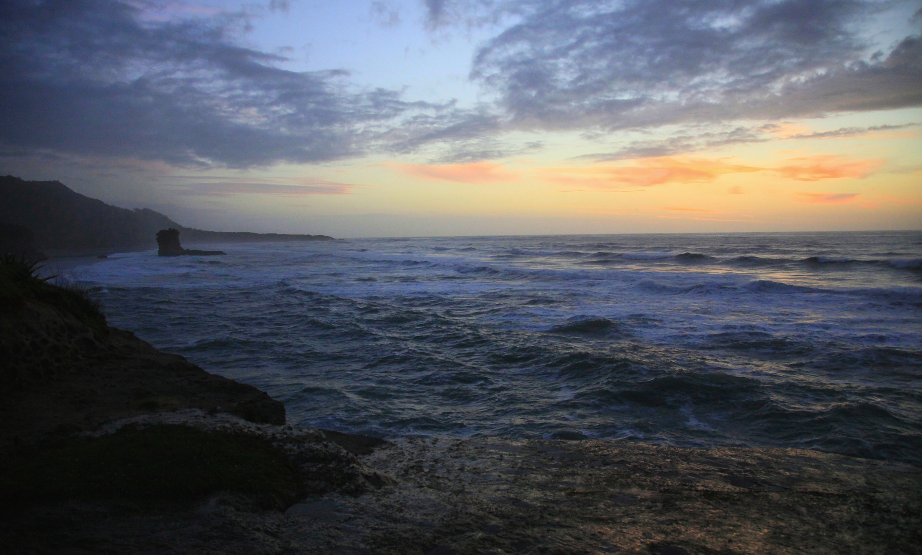 Blaue Stunde am Truman Track (Blick nach Süden zum Porarari Beach/Punakaiki)