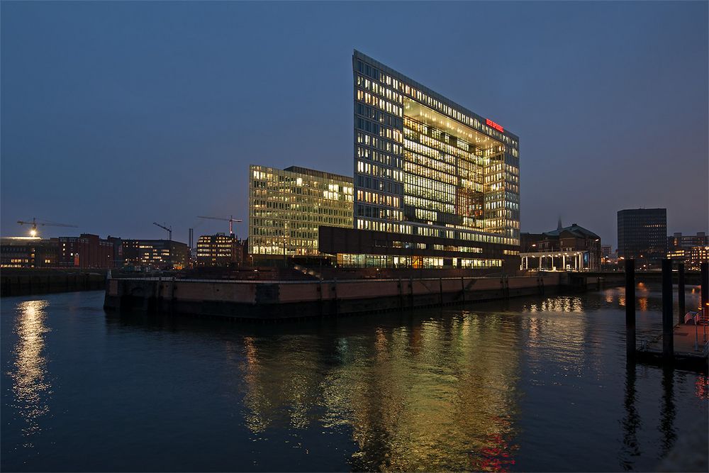 Blaue Stunde am Wasser (kein HDR!) von foto-harald 