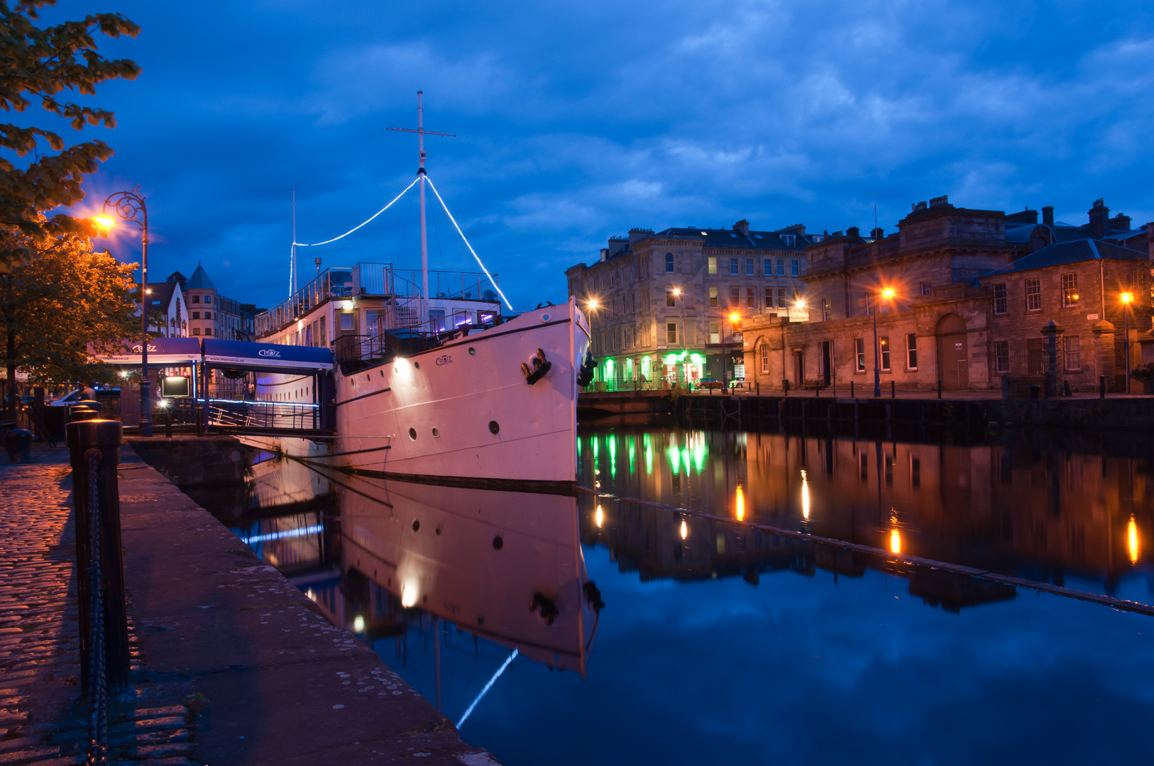 Blaue Stunde an den Leith Docks