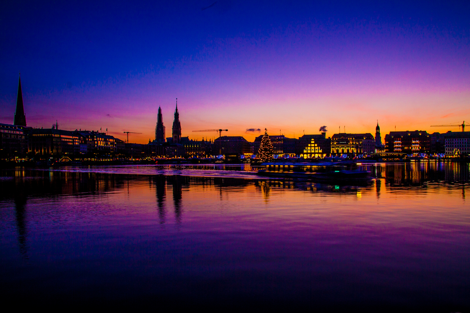 Blaue Stunde an der Alster Weihnachten 2014