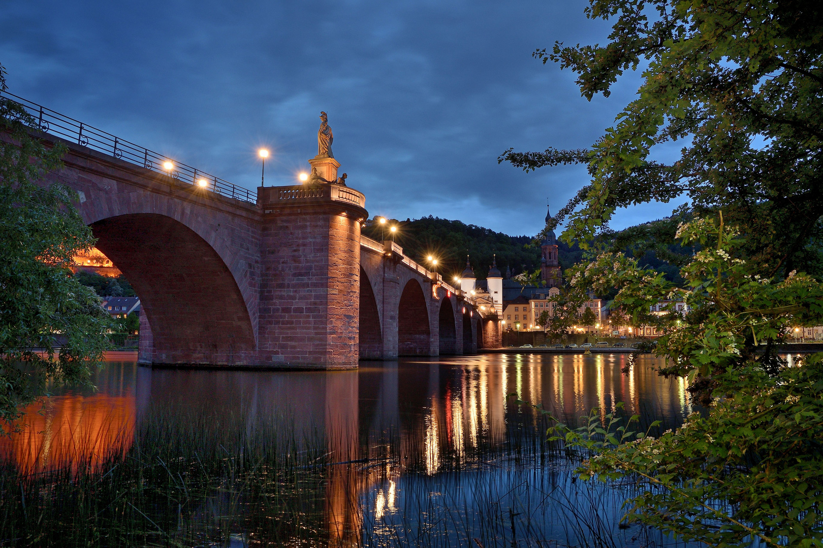 Blaue Stunde an der Alten Brücke in Heidelberg