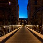 Blaue Stunde an der Brücke