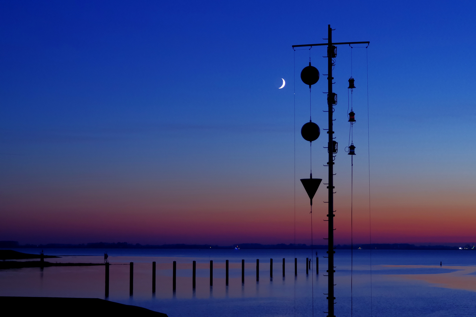 blaue Stunde an der Elbe