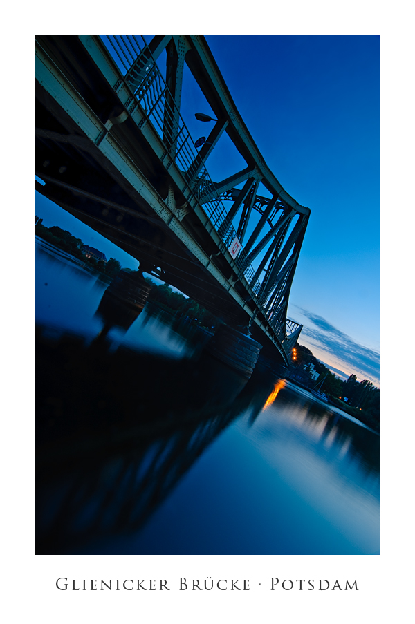 Blaue Stunde an der Glienicker Brücke