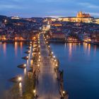 Blaue Stunde an der Karlsbrücke