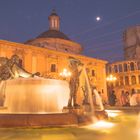 Blaue Stunde an der Plaza de la Virgen