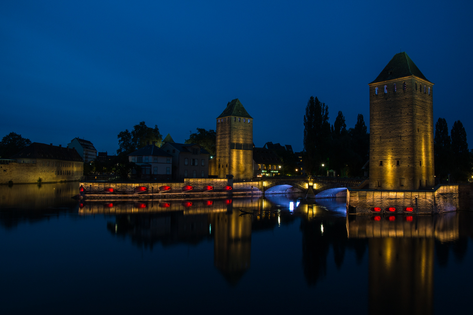 Blaue Stunde an der Pont Couverts / Strasbourg