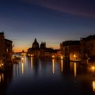 Blaue Stunde an der Ponte dell Accademia