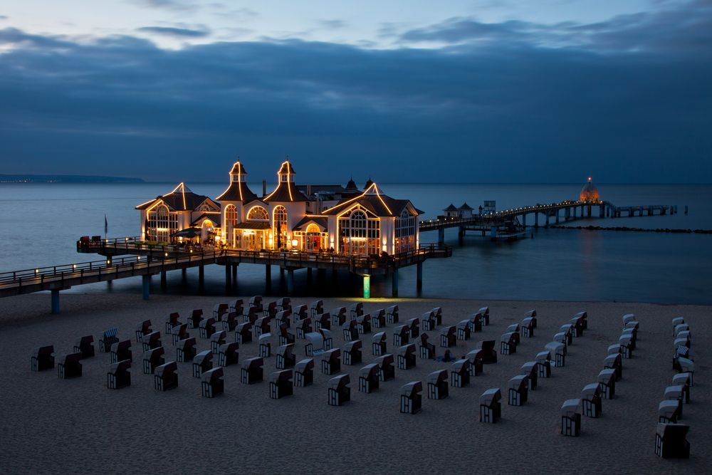 Blaue Stunde an der "Seebrücke von Sellin"