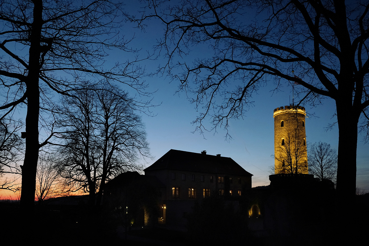 Blaue Stunde an der Sparrenburg