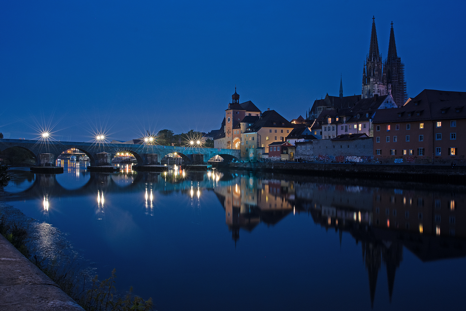 Blaue Stunde an der "Steinernen Brücke" 