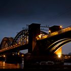 "Blaue Stunde" an der Südbrücke in Köln