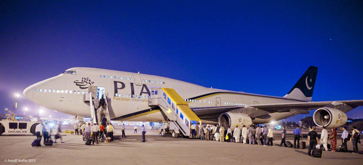 Blaue Stunde auf dem Benazir Bhutto International Airport, Islamabad