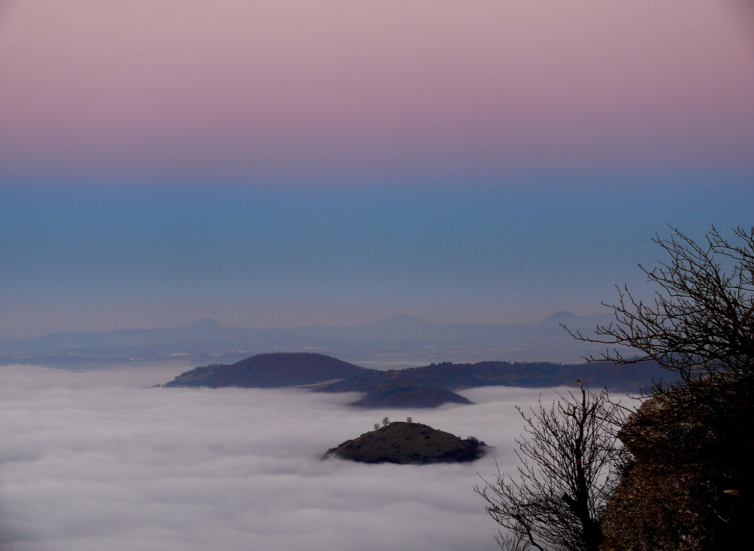 Blaue Stunde auf dem Breitenstein