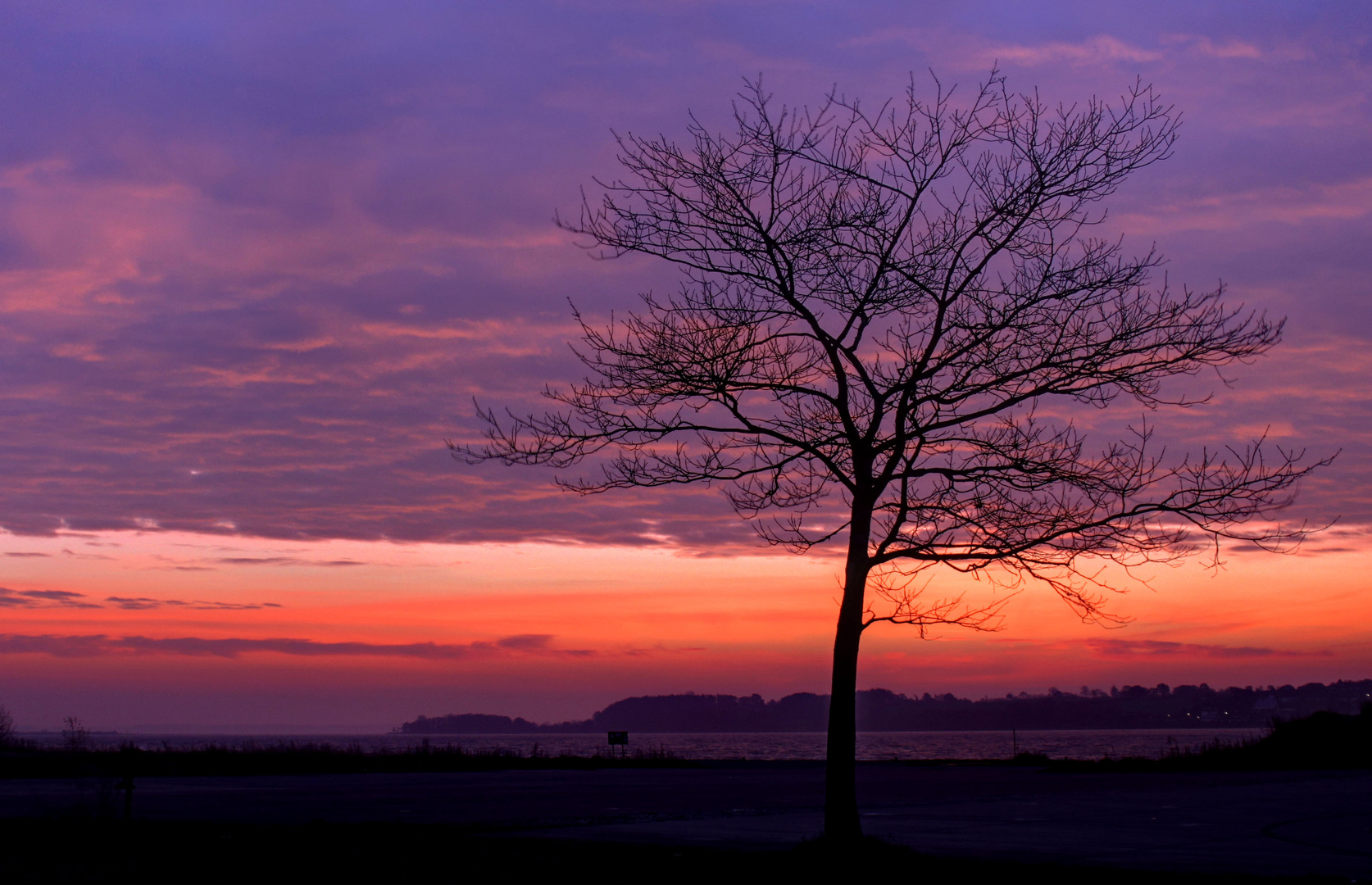 Blaue Stunde auf dem Gelände der alten Kaserne auf der Freiheit