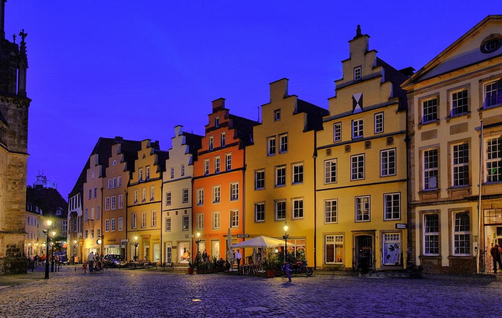 Blaue Stunde auf dem Rathausplatz