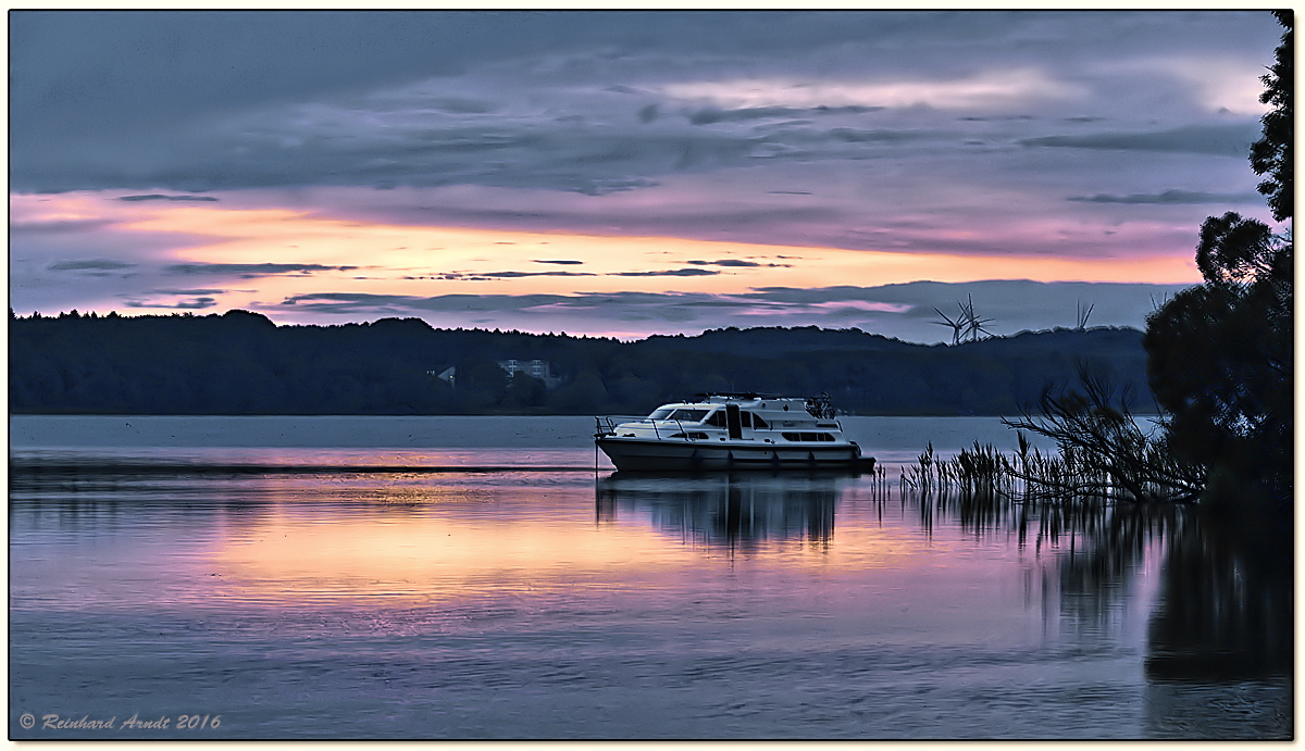 Blaue Stunde auf dem See