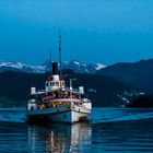 [ Blaue Stunde auf dem Vierwaldstättersee ]