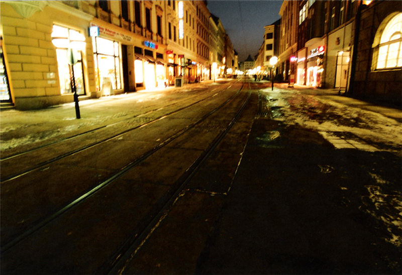 Blaue Stunde auf der Berliner Straße