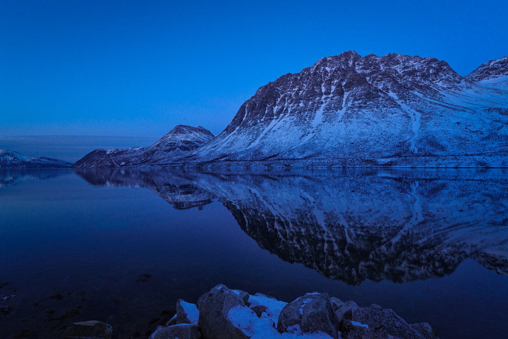 Blaue Stunde bei Tromvik