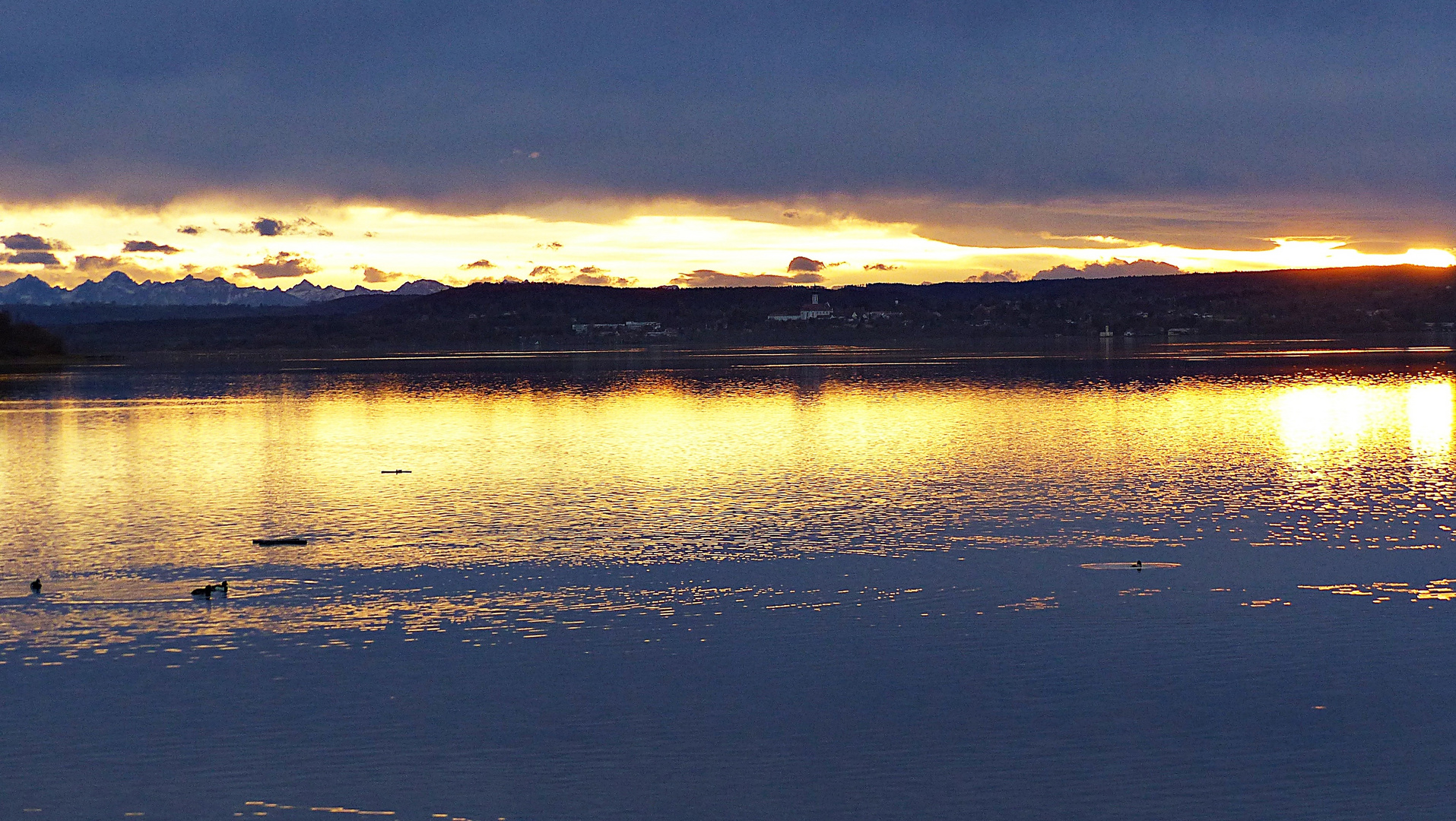 Blaue Stunde beim Starberger See