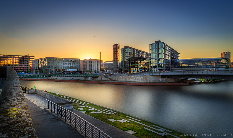 Blaue Stunde Berlin Hauptbahnhof