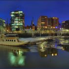 Blaue Stunde erwischt in der HafenCity am Museumshafen